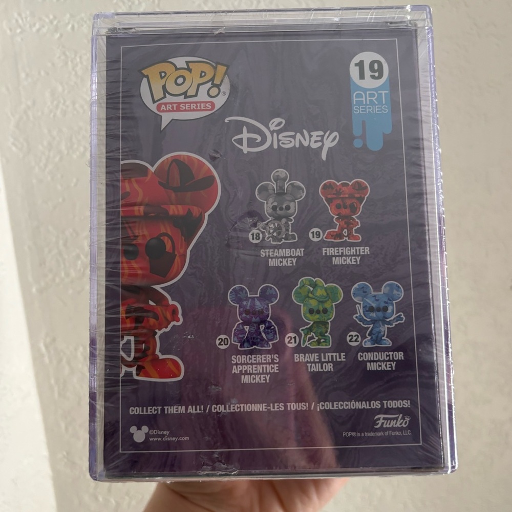 Funko Firefighter Mickey #19 Vinyl Figure Art series BN - Picture 4 of 7